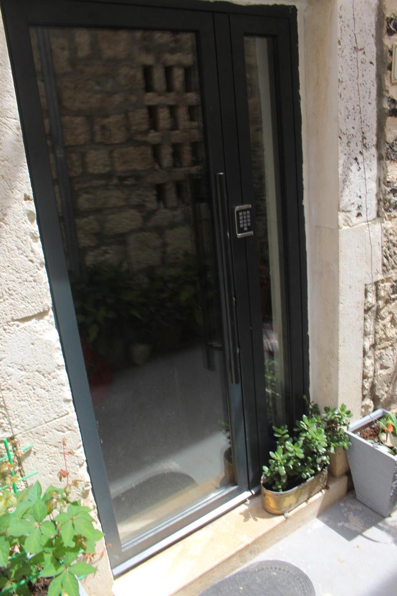 Street Garden Apartment Χβαρ Εξωτερικό φωτογραφία