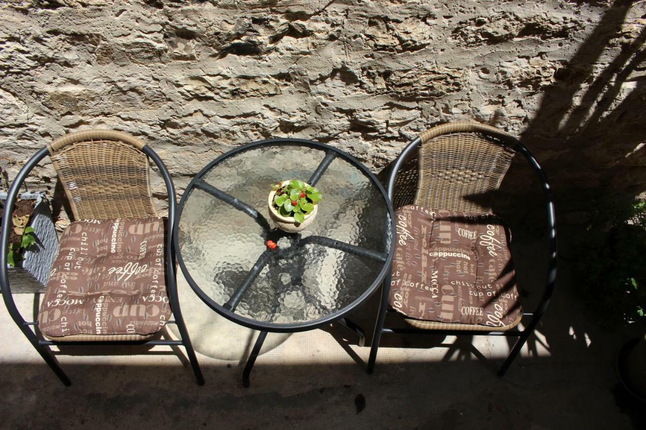 Street Garden Apartment Χβαρ Εξωτερικό φωτογραφία