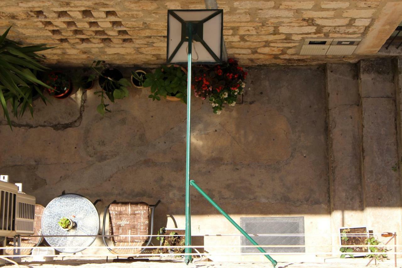 Street Garden Apartment Χβαρ Εξωτερικό φωτογραφία